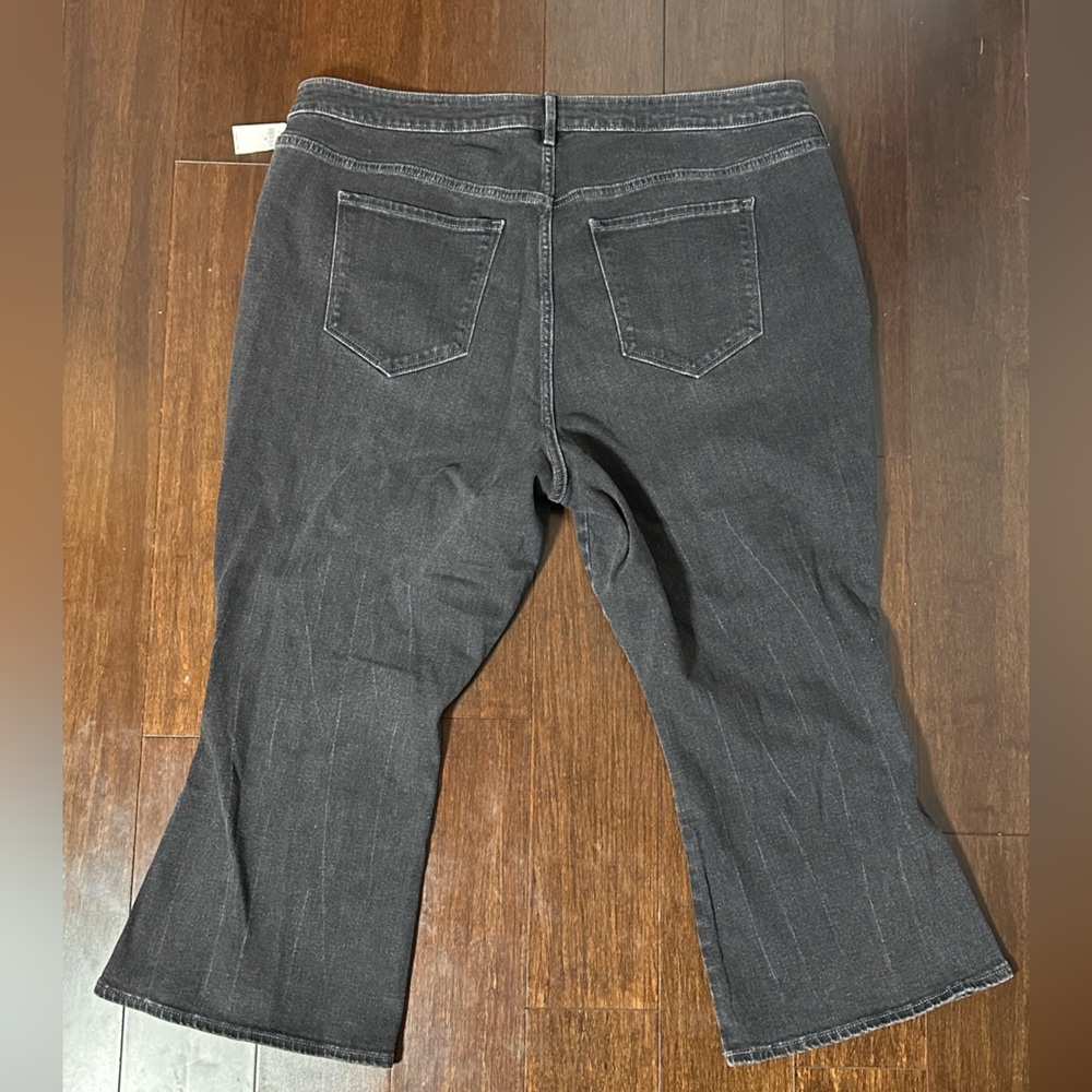 NWT Old Navy High Rise Vintage Cropped Flare - Picture 3 of 9